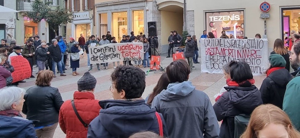 Sale a 70 il numero dei morti del naufragio di Cutro: “È una strage di Stato